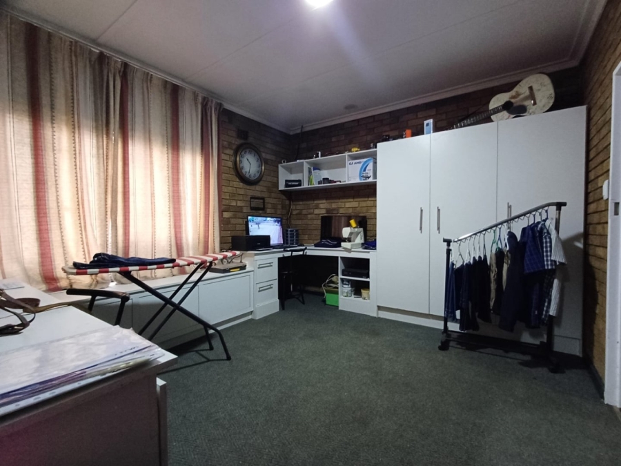 4 Bedroom Property for Sale in Orkney North West